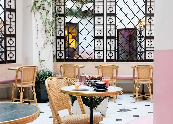 Hotel Grand Amour