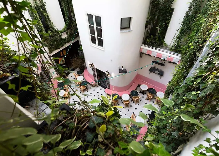 Grand Amour Hotel Parijs